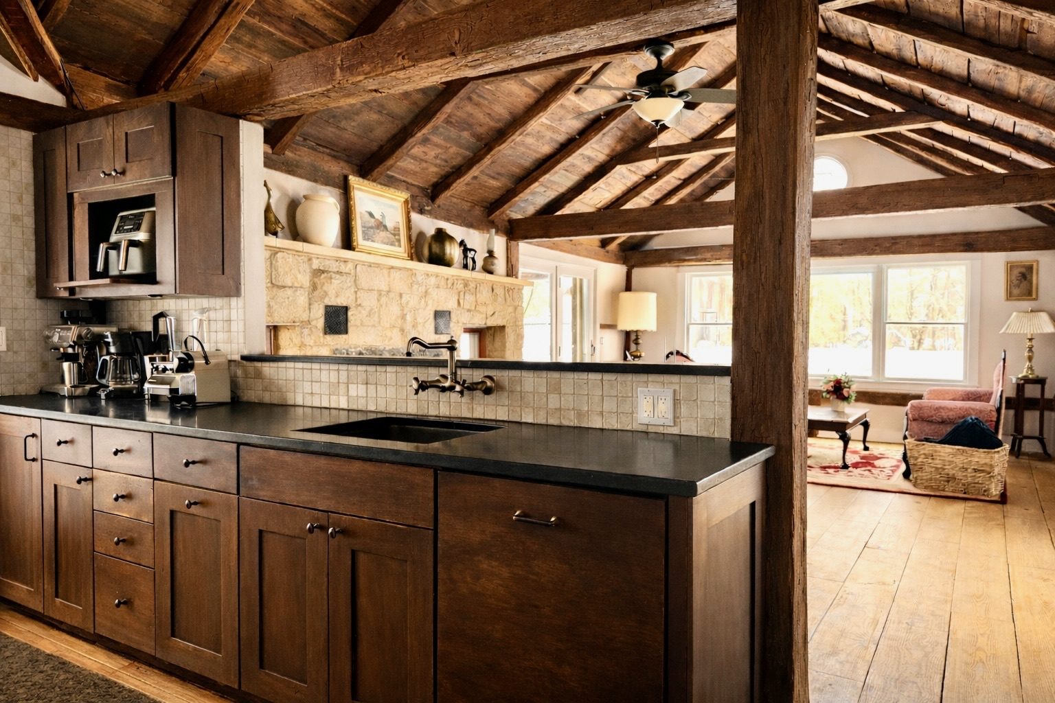 Kitchen espresso bar with Breville machine in the seasonal rental near NYC